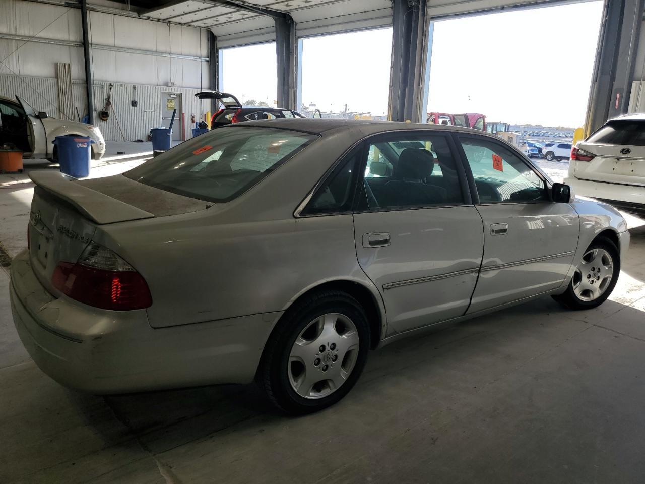 2003 TOYOTA Avalon