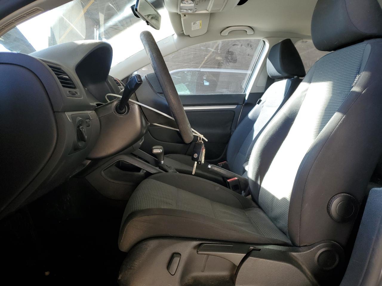 2010 VOLKSWAGEN JETTA