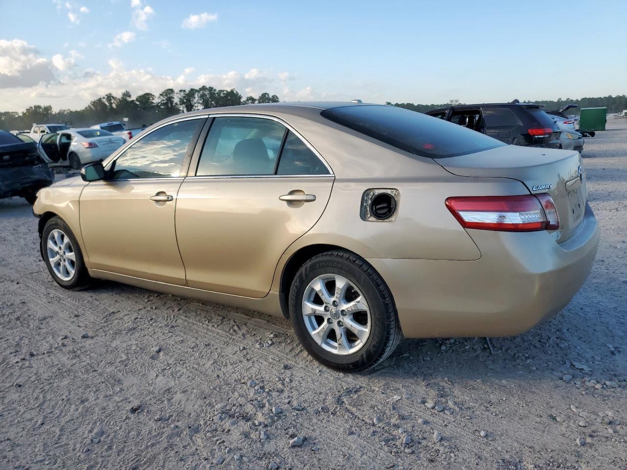 2010 TOYOTA CAMRY