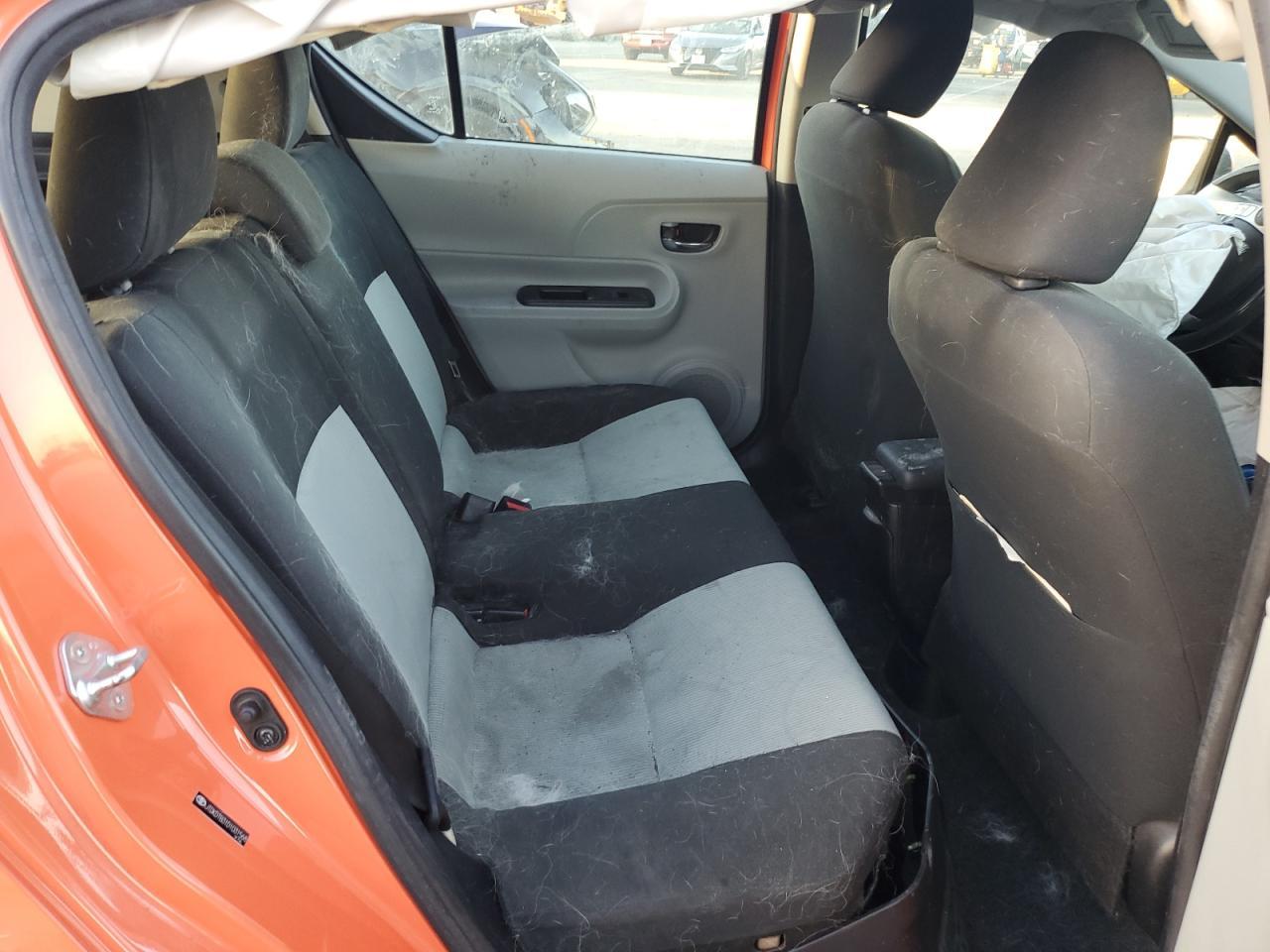 2013 TOYOTA Prius c