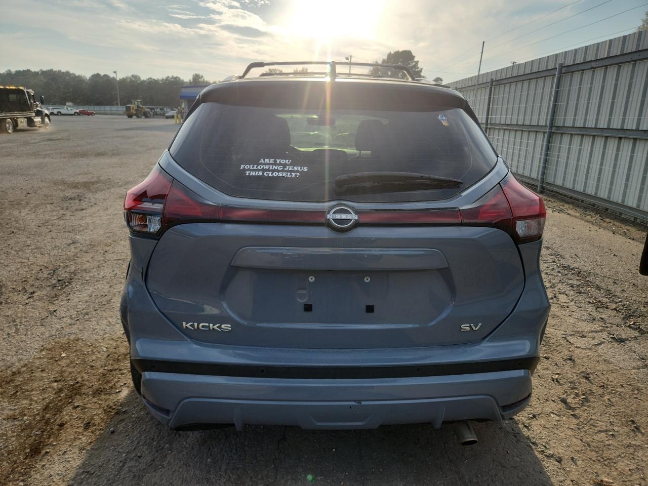 2023 NISSAN KICKS