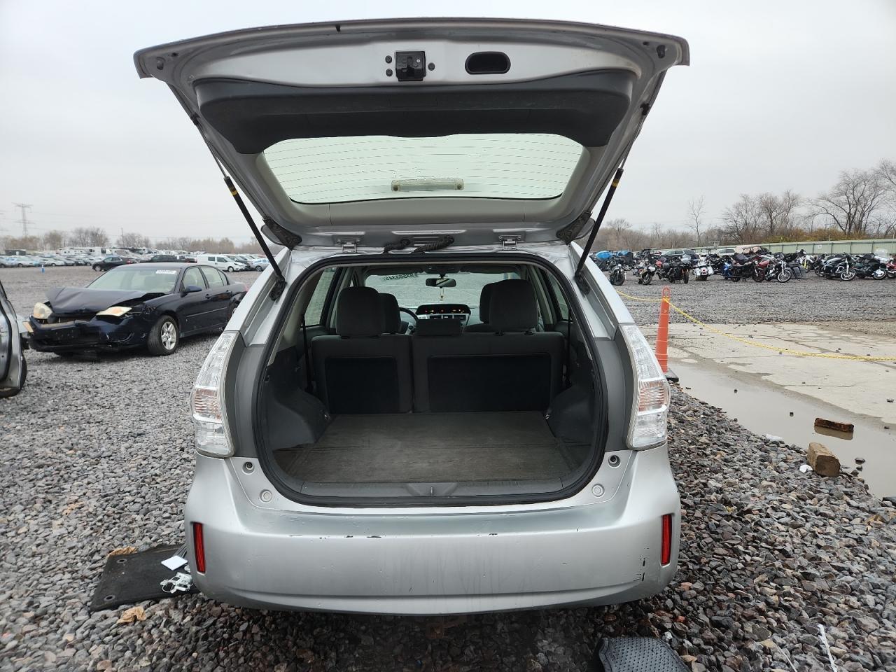 2012 TOYOTA PRIUS V