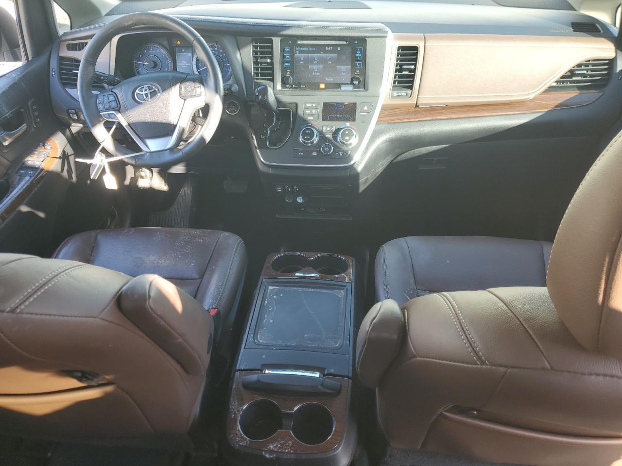 2016 TOYOTA SIENNA