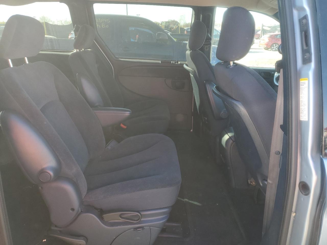 2002 CHRYSLER Town & Country