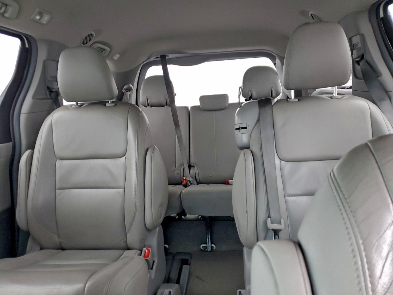 2015 TOYOTA SIENNA