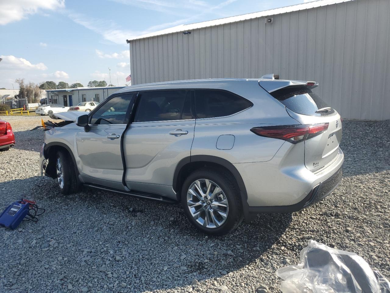 2024 TOYOTA HIGHLANDER