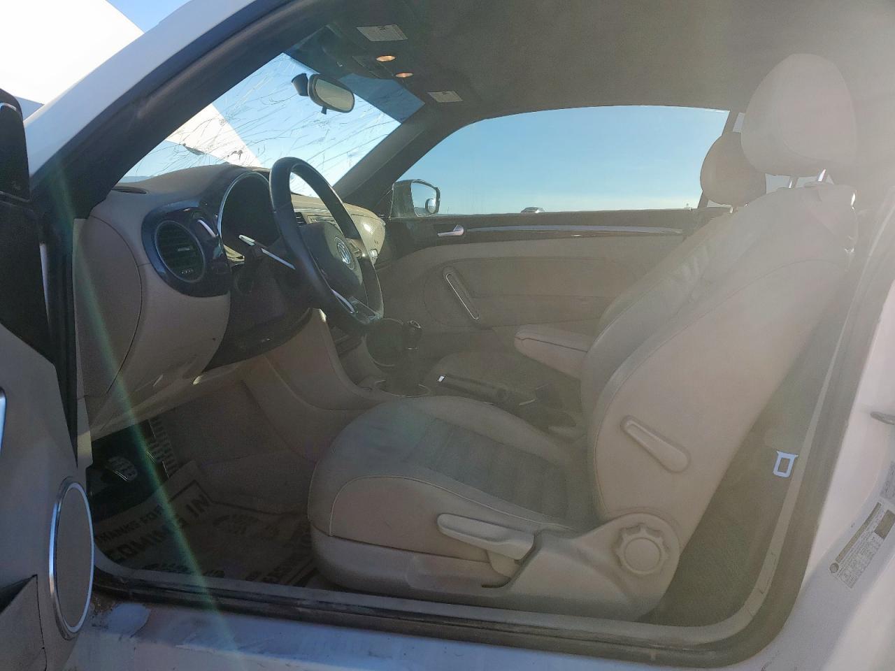 2013 VOLKSWAGEN Beetle