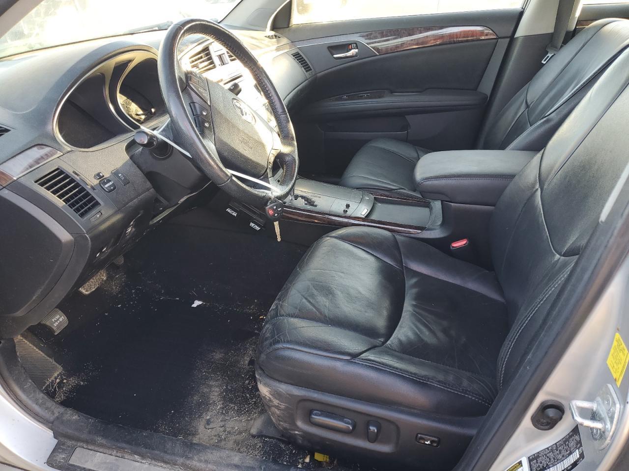 2011 TOYOTA Avalon