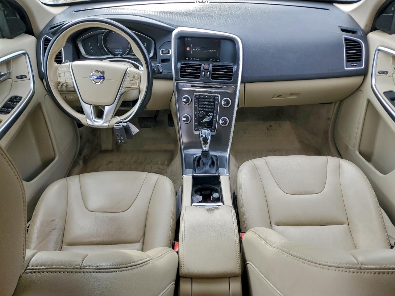 2015 VOLVO XC60