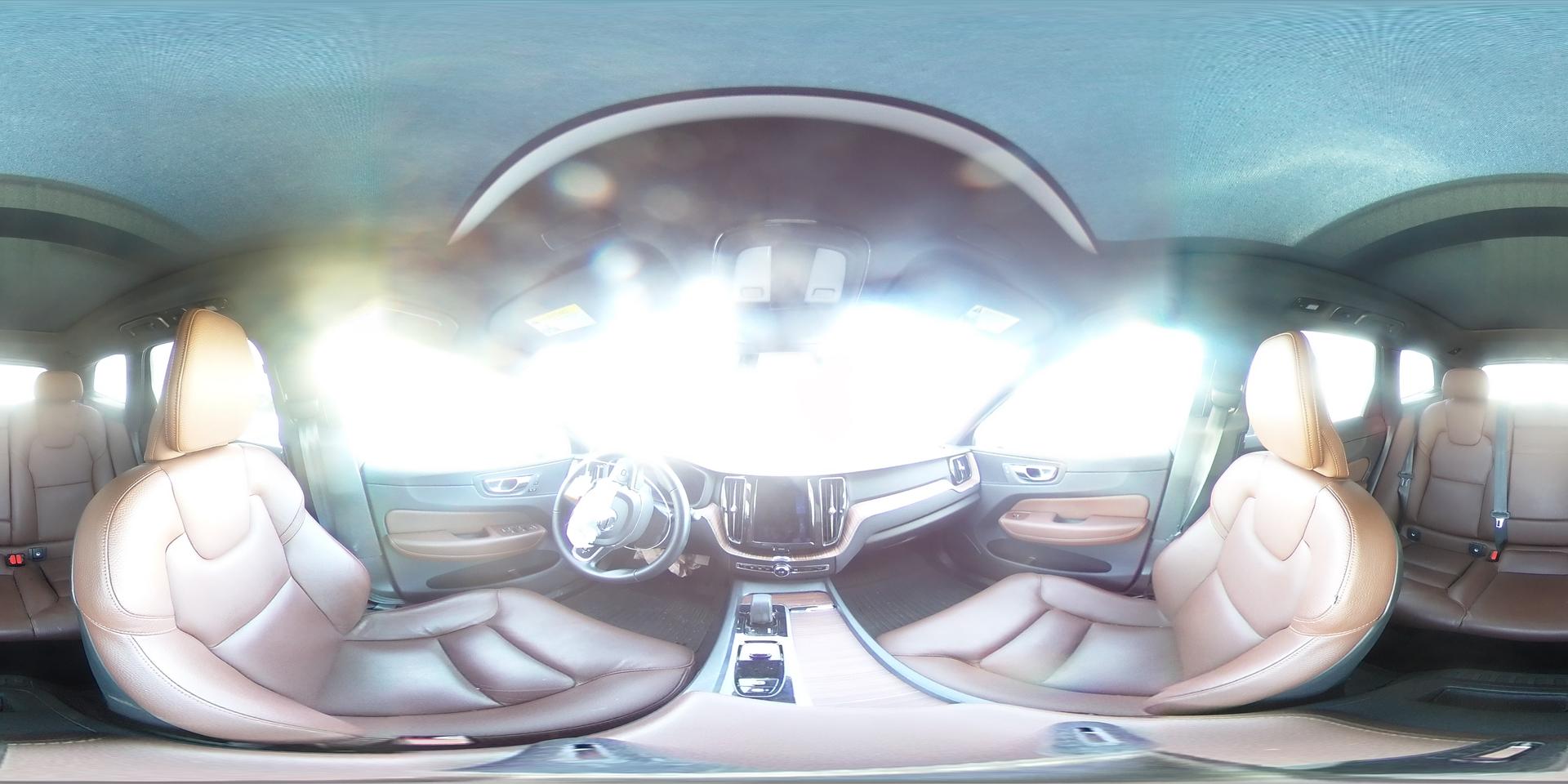 2022 VOLVO XC60