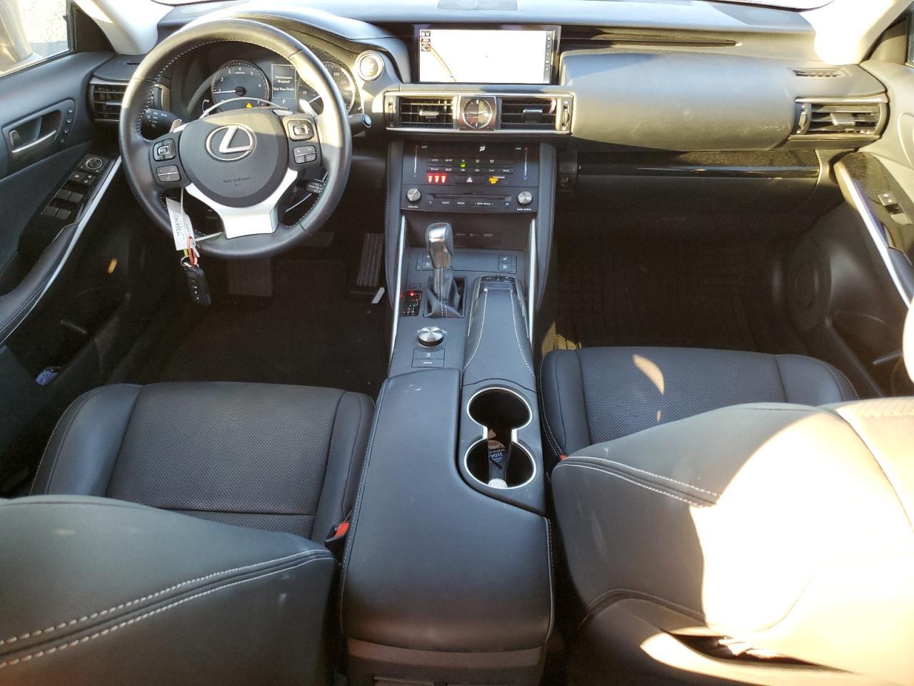 2018 LEXUS IS 300