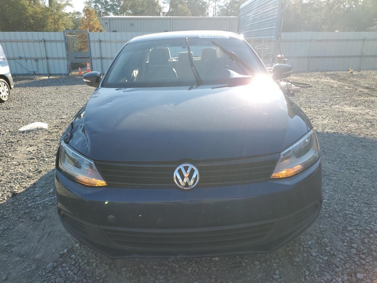 2011 VOLKSWAGEN JETTA