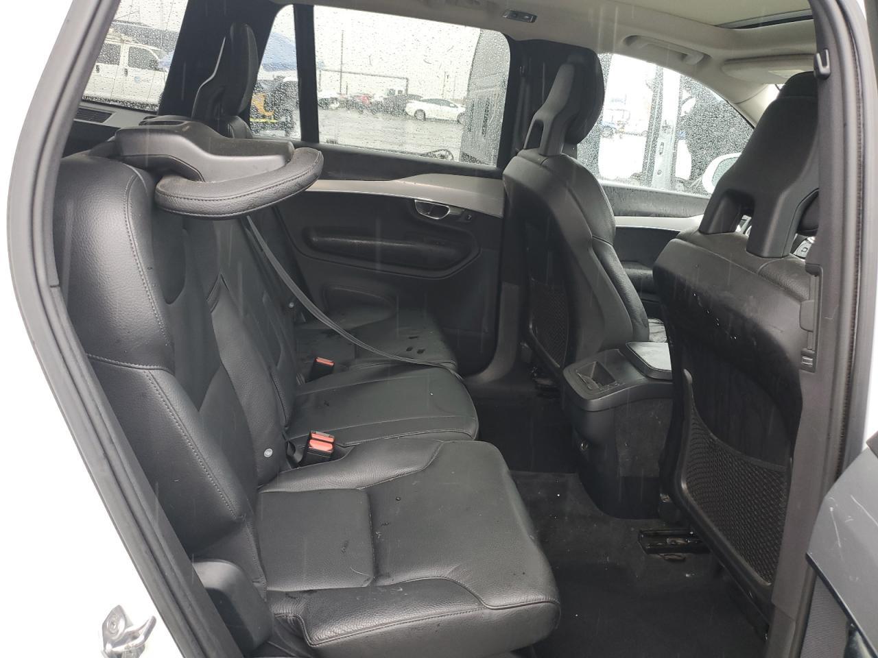 2016 VOLVO XC90
