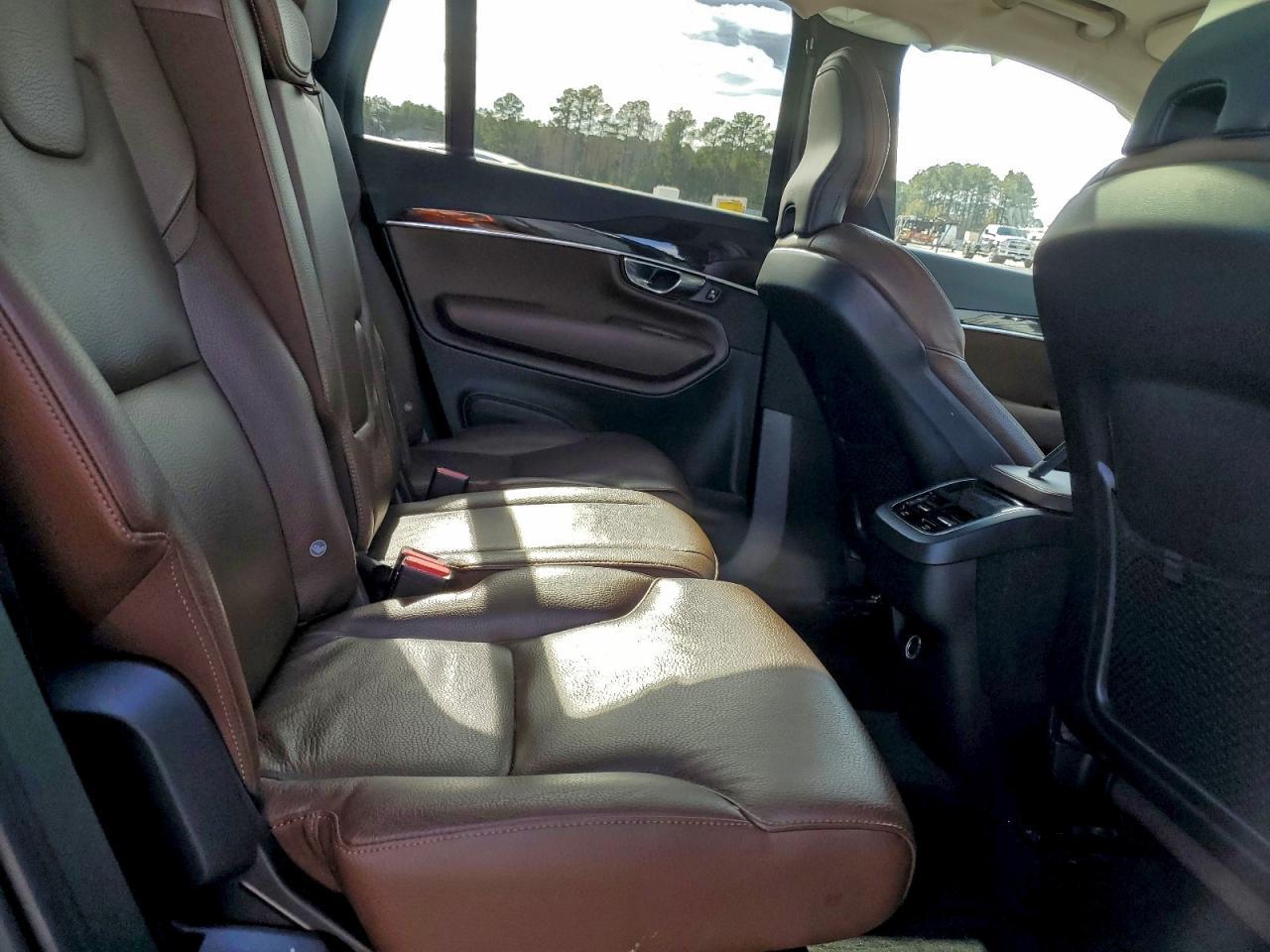 2019 VOLVO XC90
