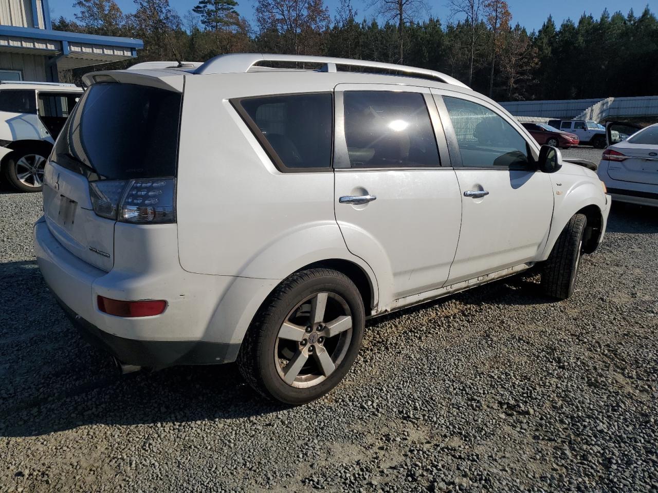 2009 MITSUBISHI outlander