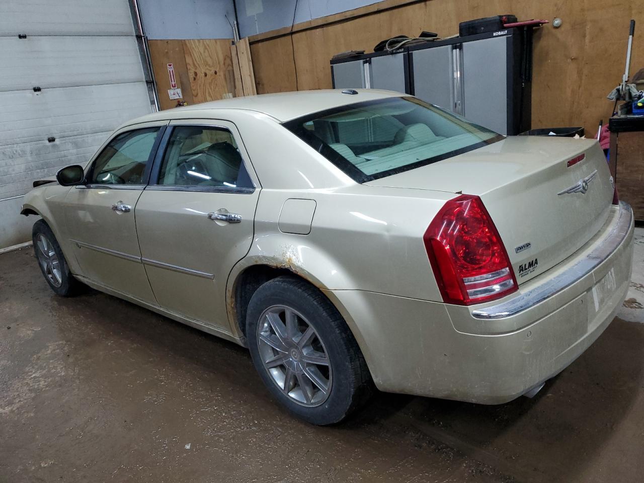 2010 CHRYSLER 300