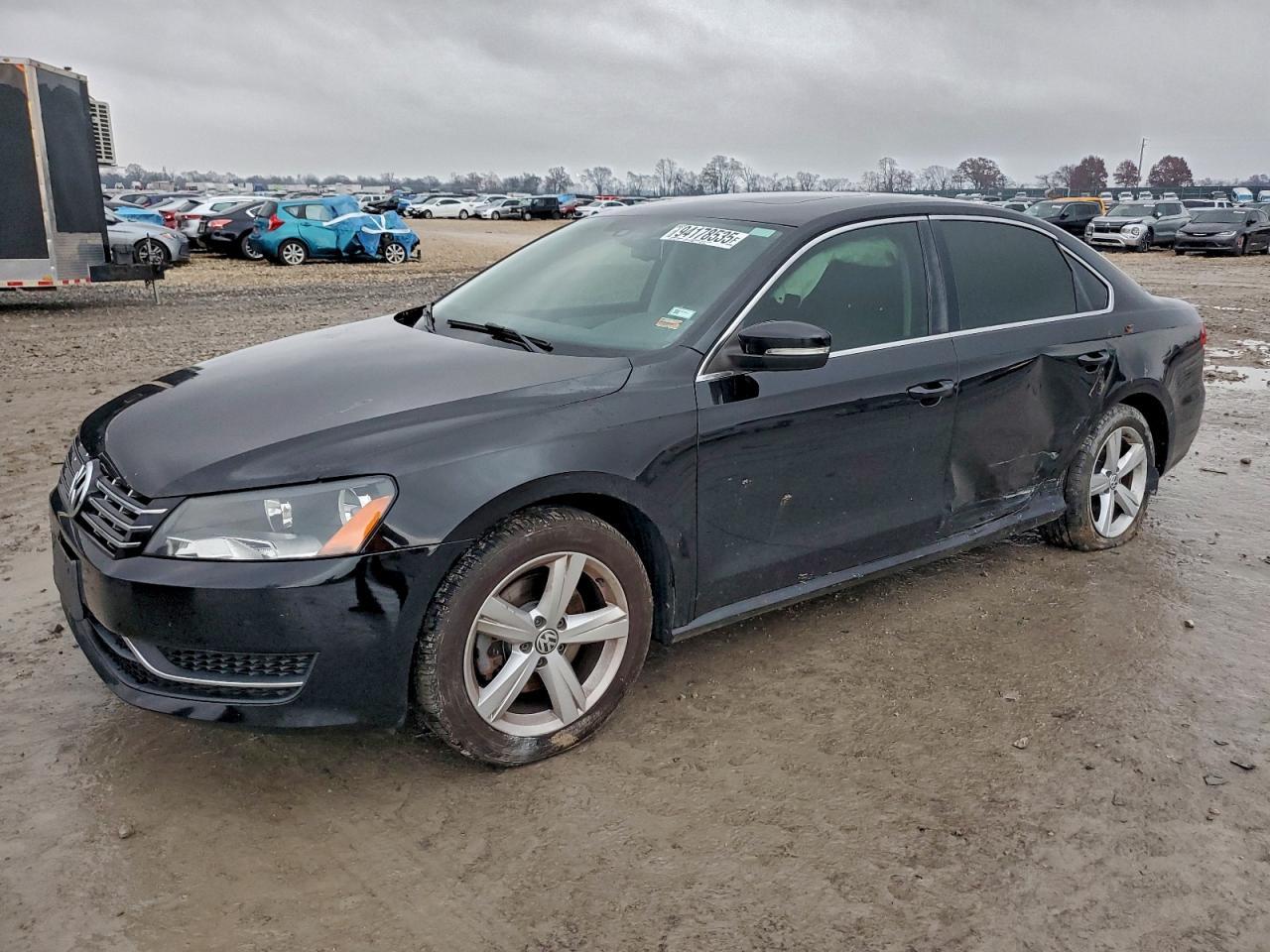 2013 VOLKSWAGEN Passat