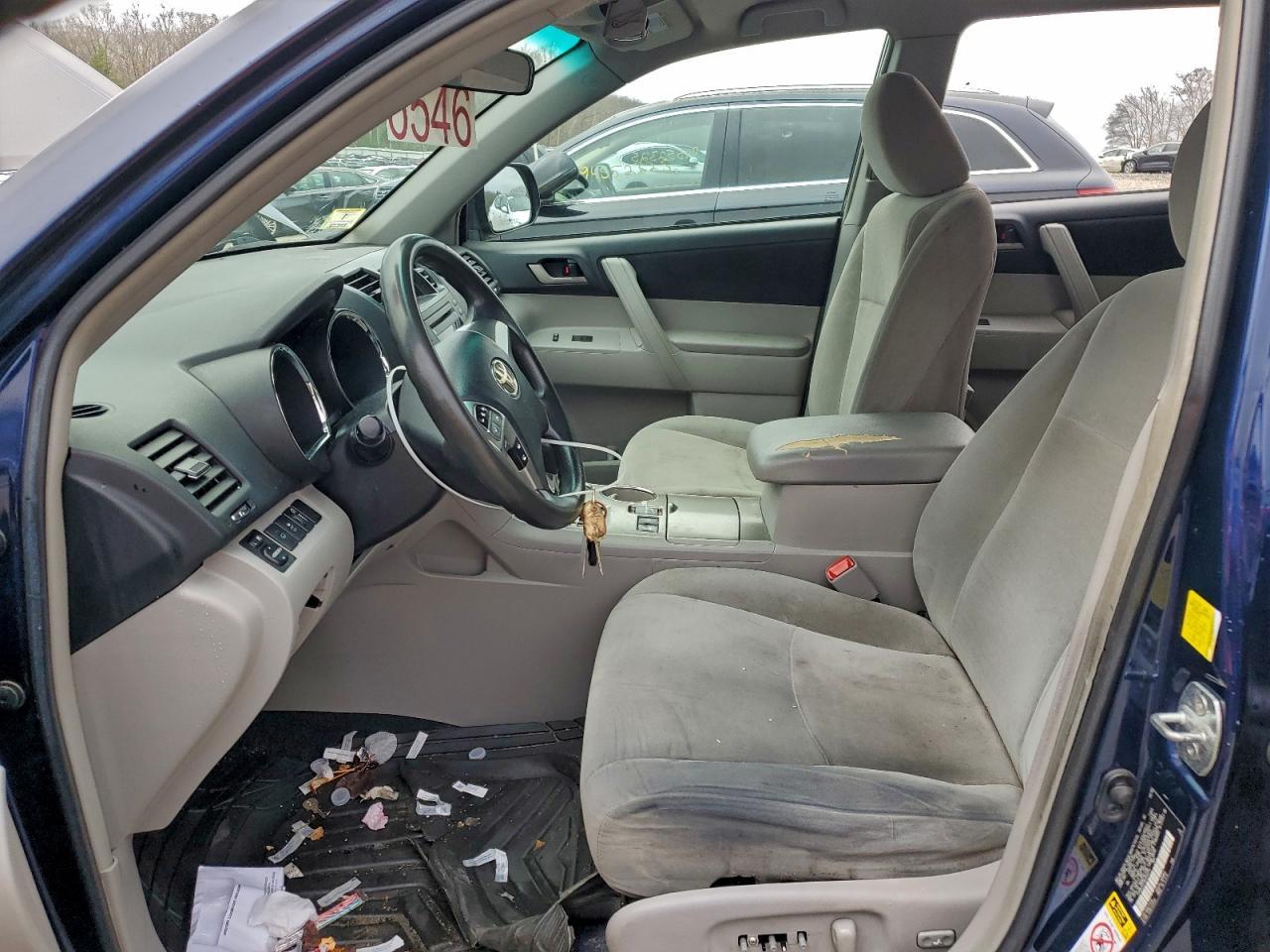 2011 TOYOTA HIGHLANDER