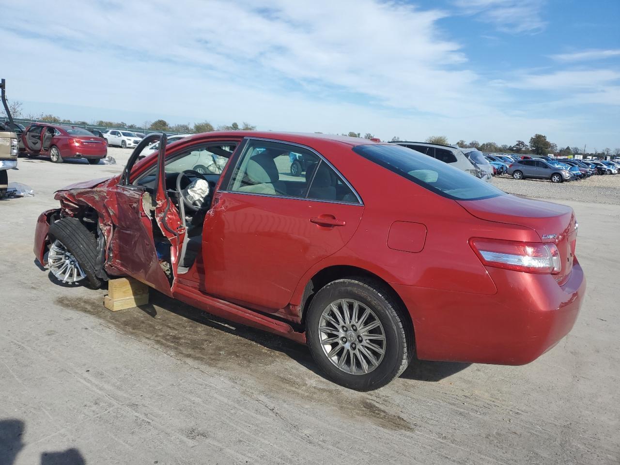 2011 TOYOTA CAMRY