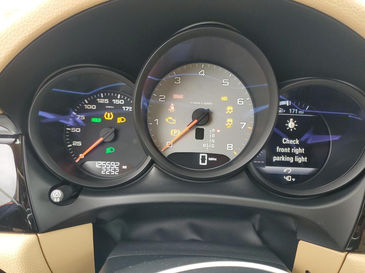 2016 PORSCHE Macan