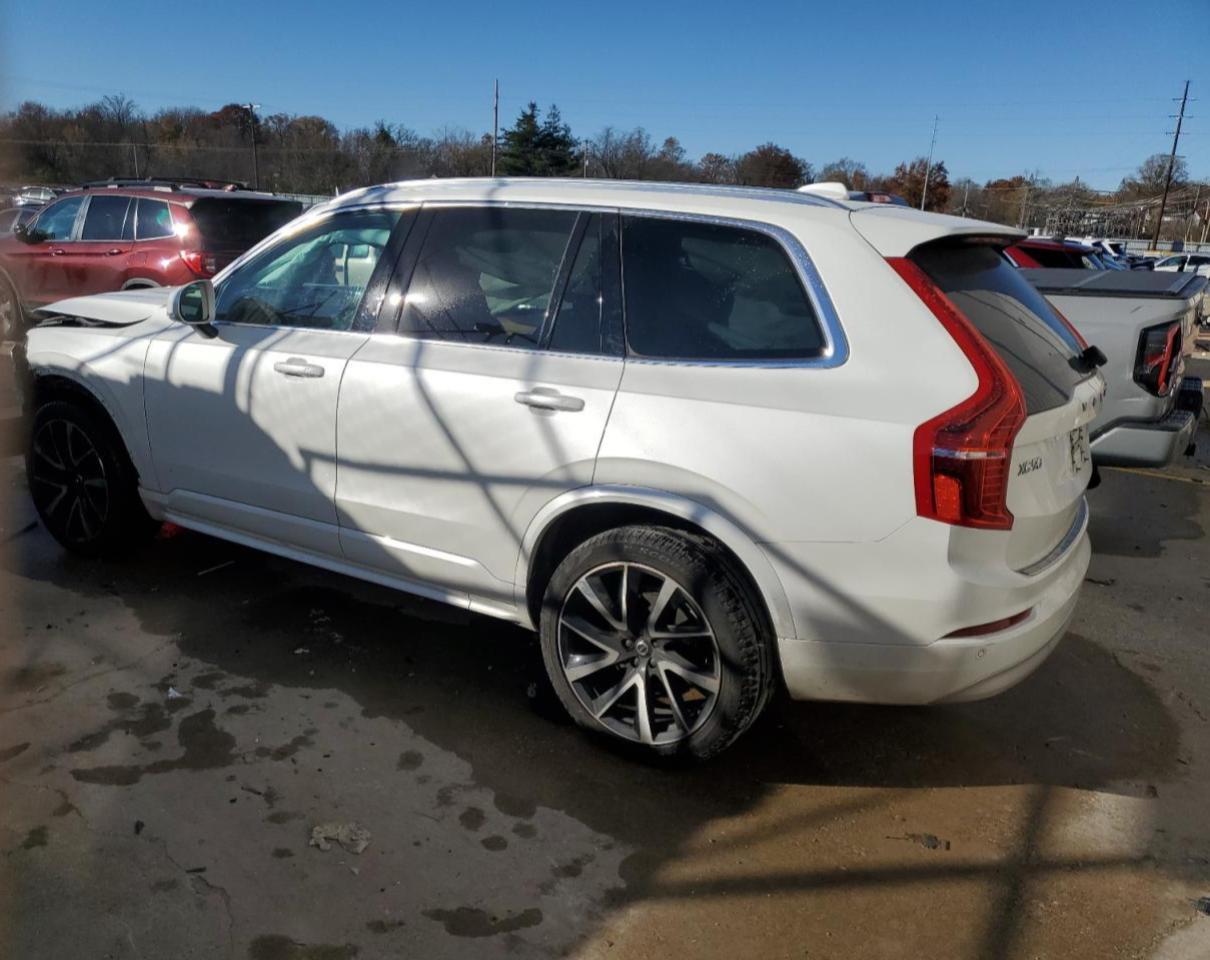 2022 VOLVO XC90