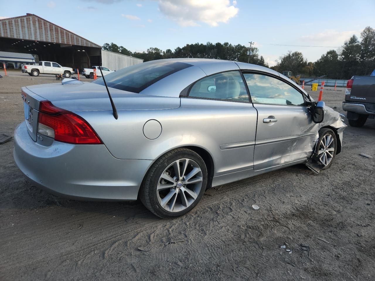 2013 VOLVO C70