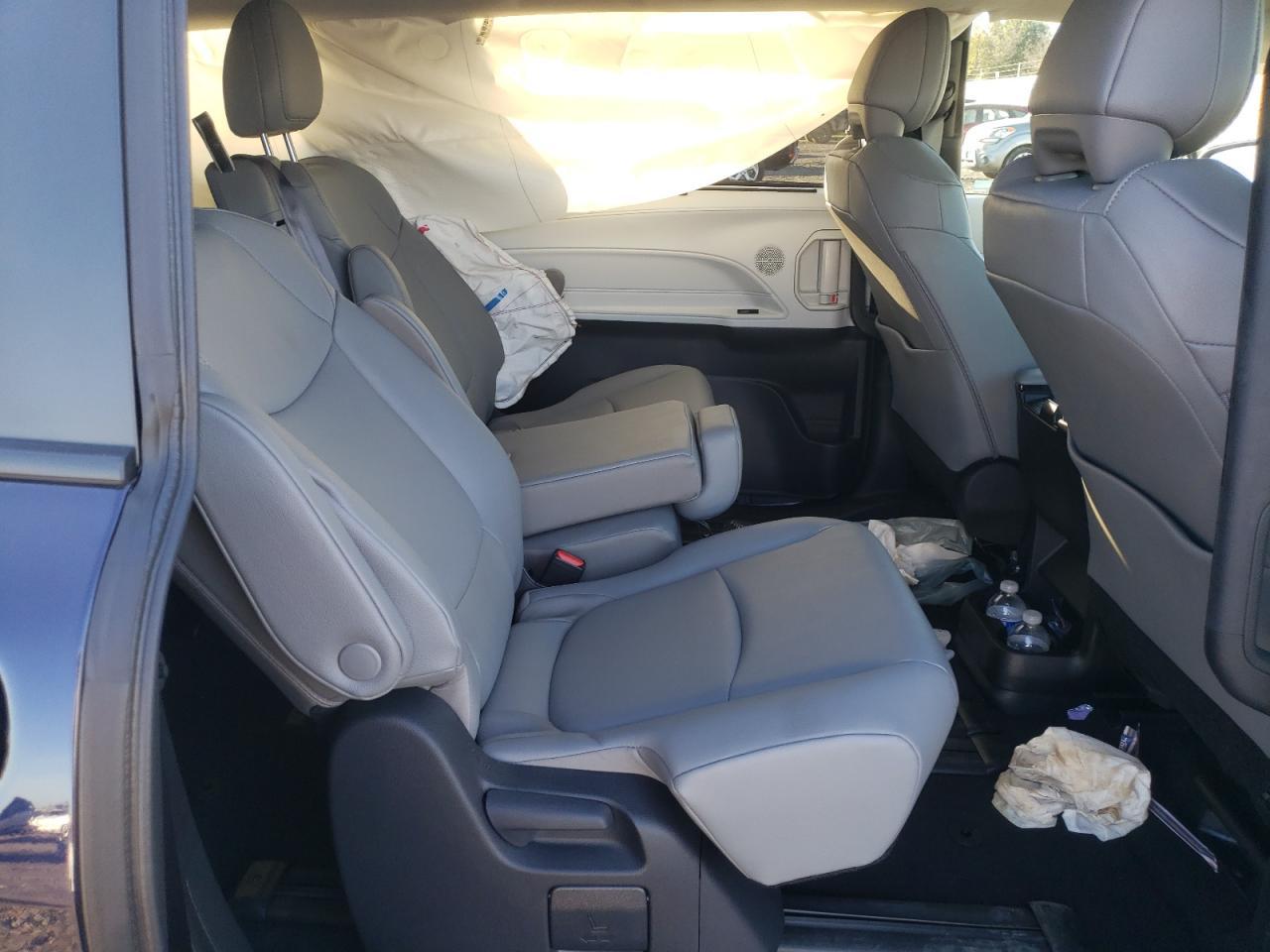 2025 TOYOTA SIENNA