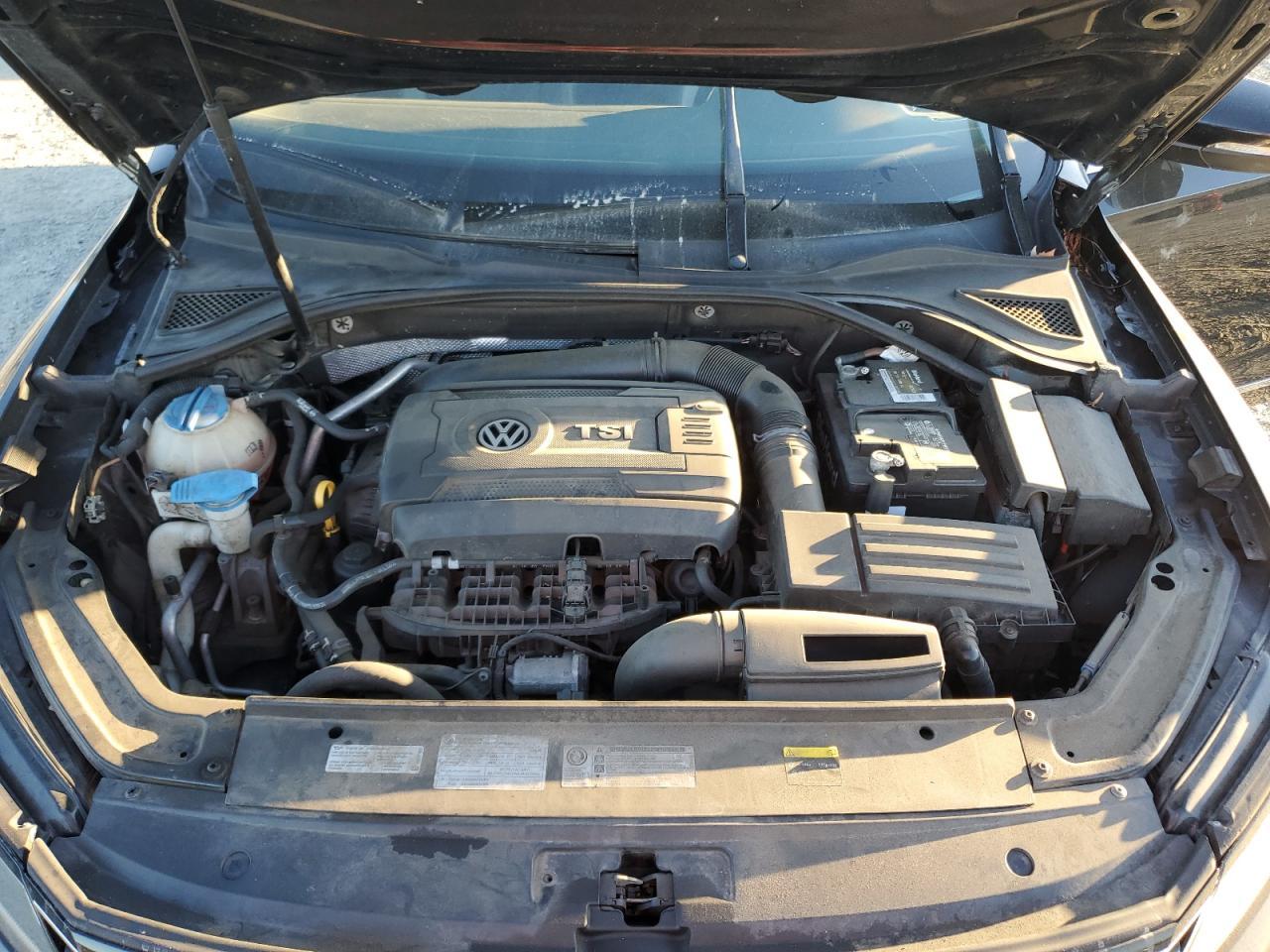2016 VOLKSWAGEN Passat
