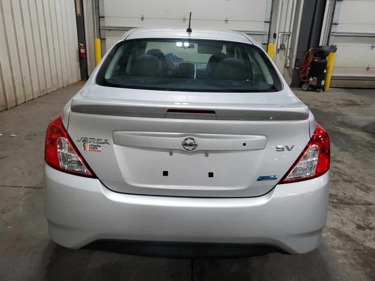 2015 NISSAN VERSA