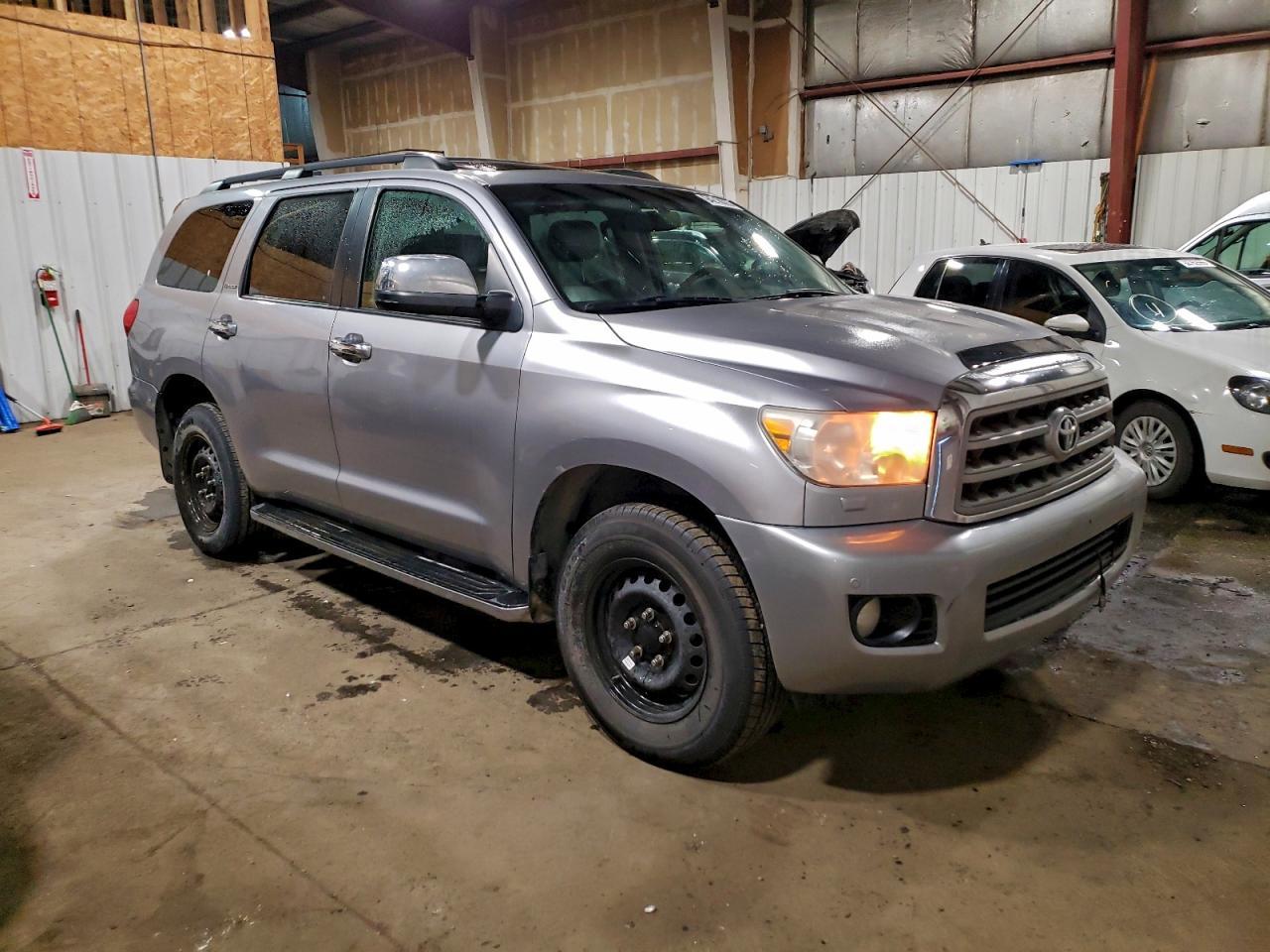 2010 TOYOTA Sequoia