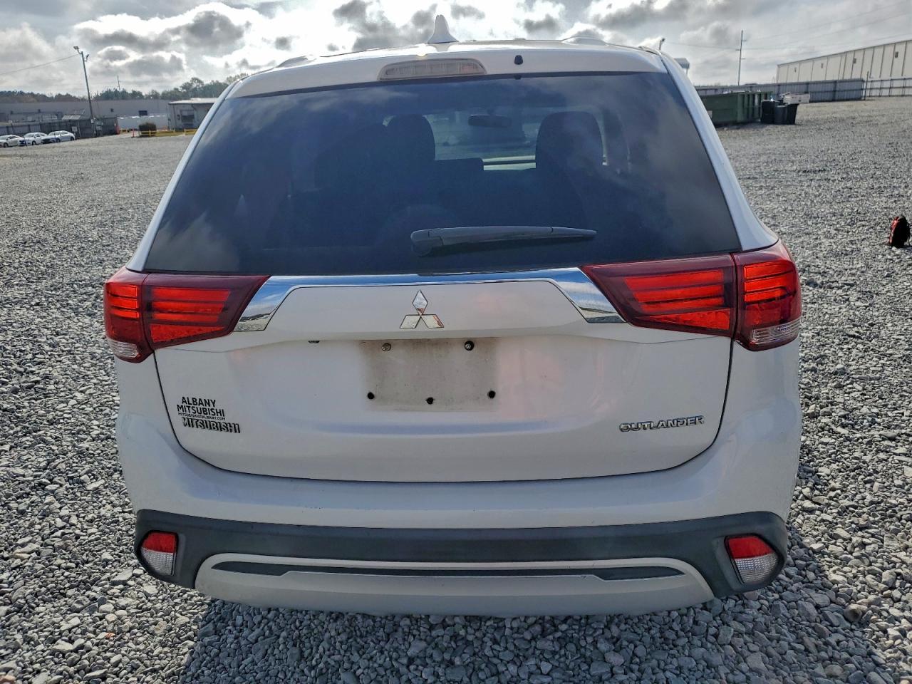 2019 MITSUBISHI outlander