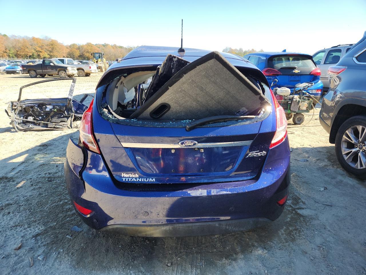 2016 FORD Fiesta