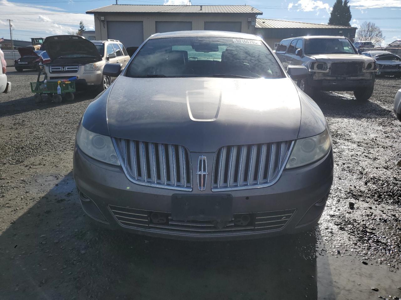 2011 LINCOLN MKS