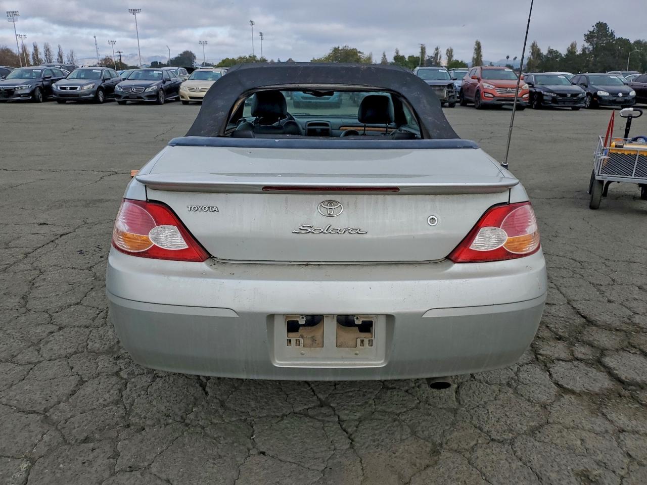 2002 TOYOTA CAMRY