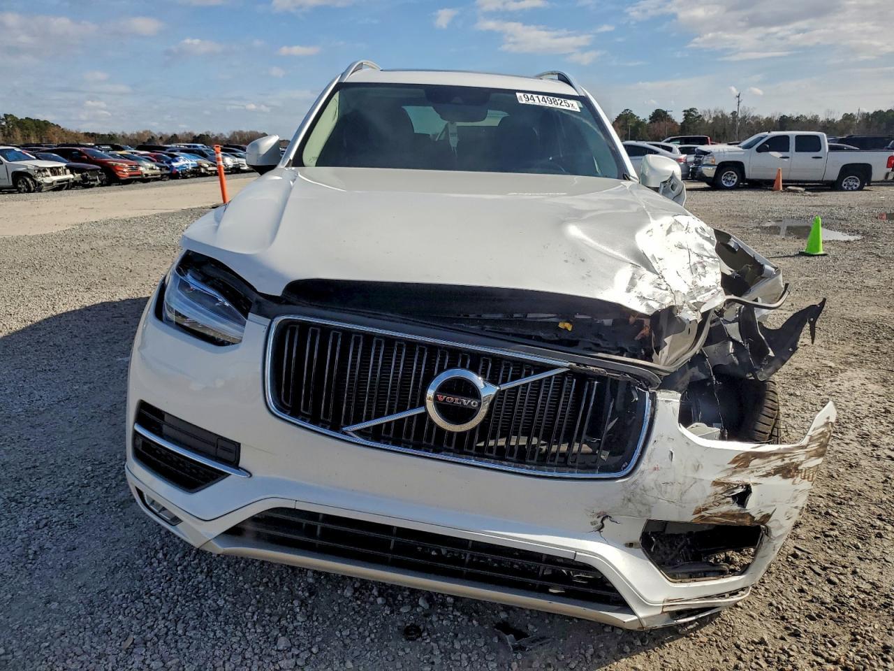 2019 VOLVO XC90