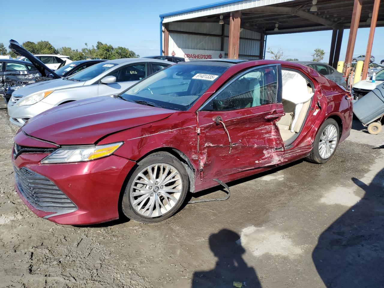 2018 TOYOTA CAMRY