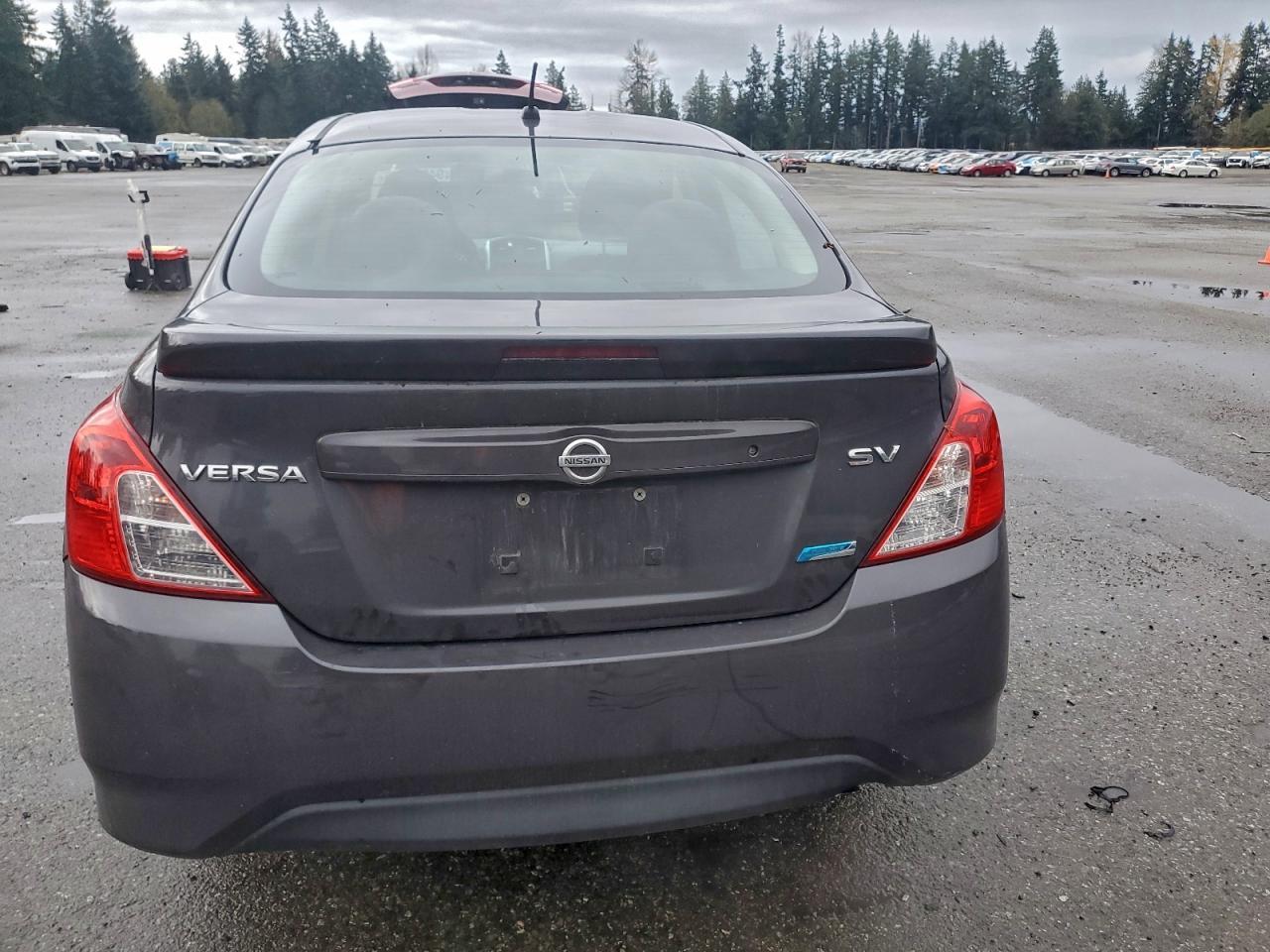 2015 NISSAN VERSA