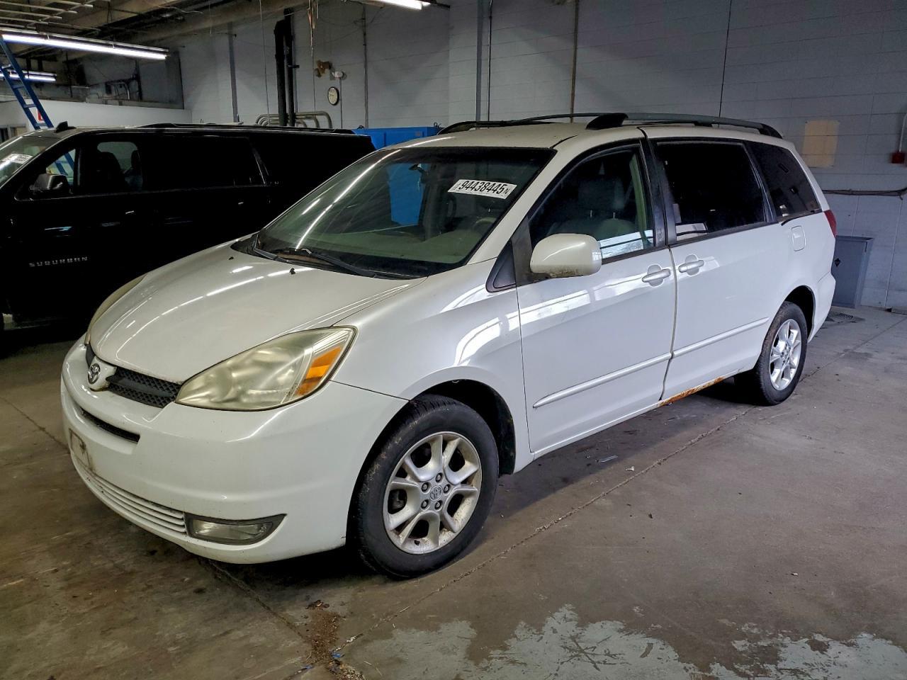 2005 TOYOTA SIENNA