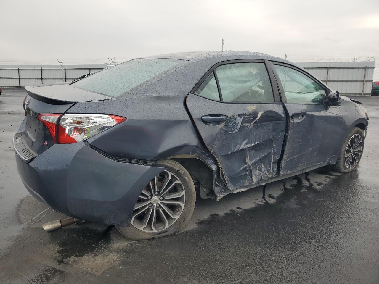 2015 TOYOTA COROLLA