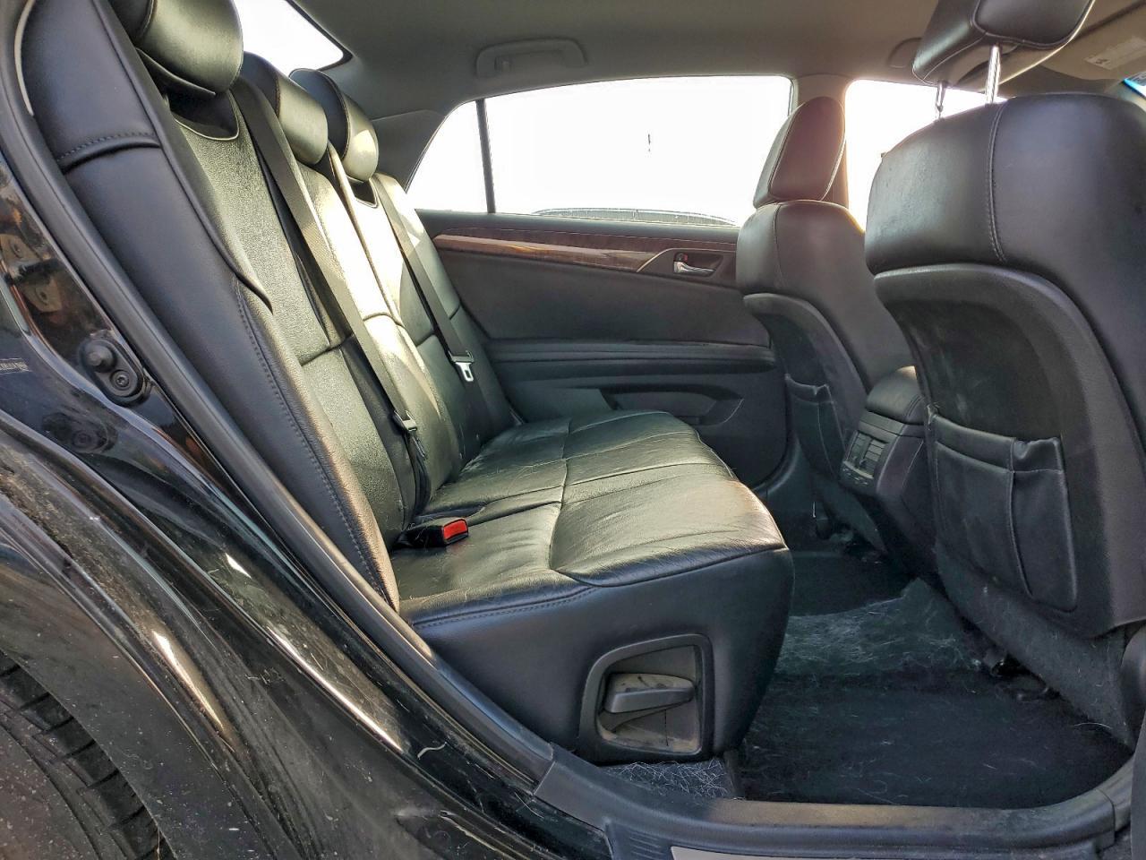 2011 TOYOTA Avalon