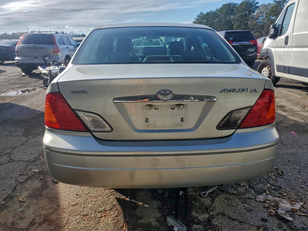 2002 TOYOTA Avalon