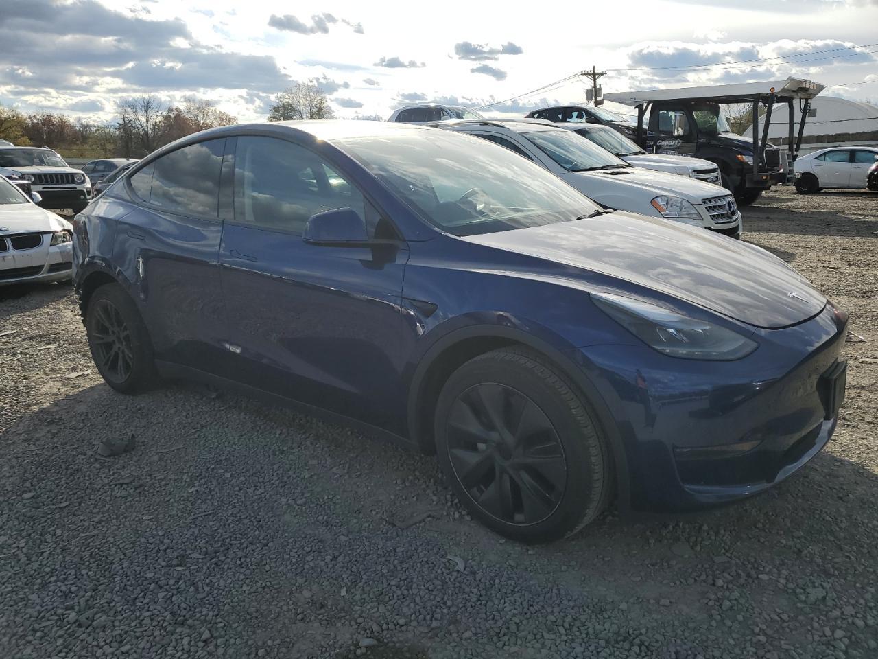 2024 TESLA MODEL Y