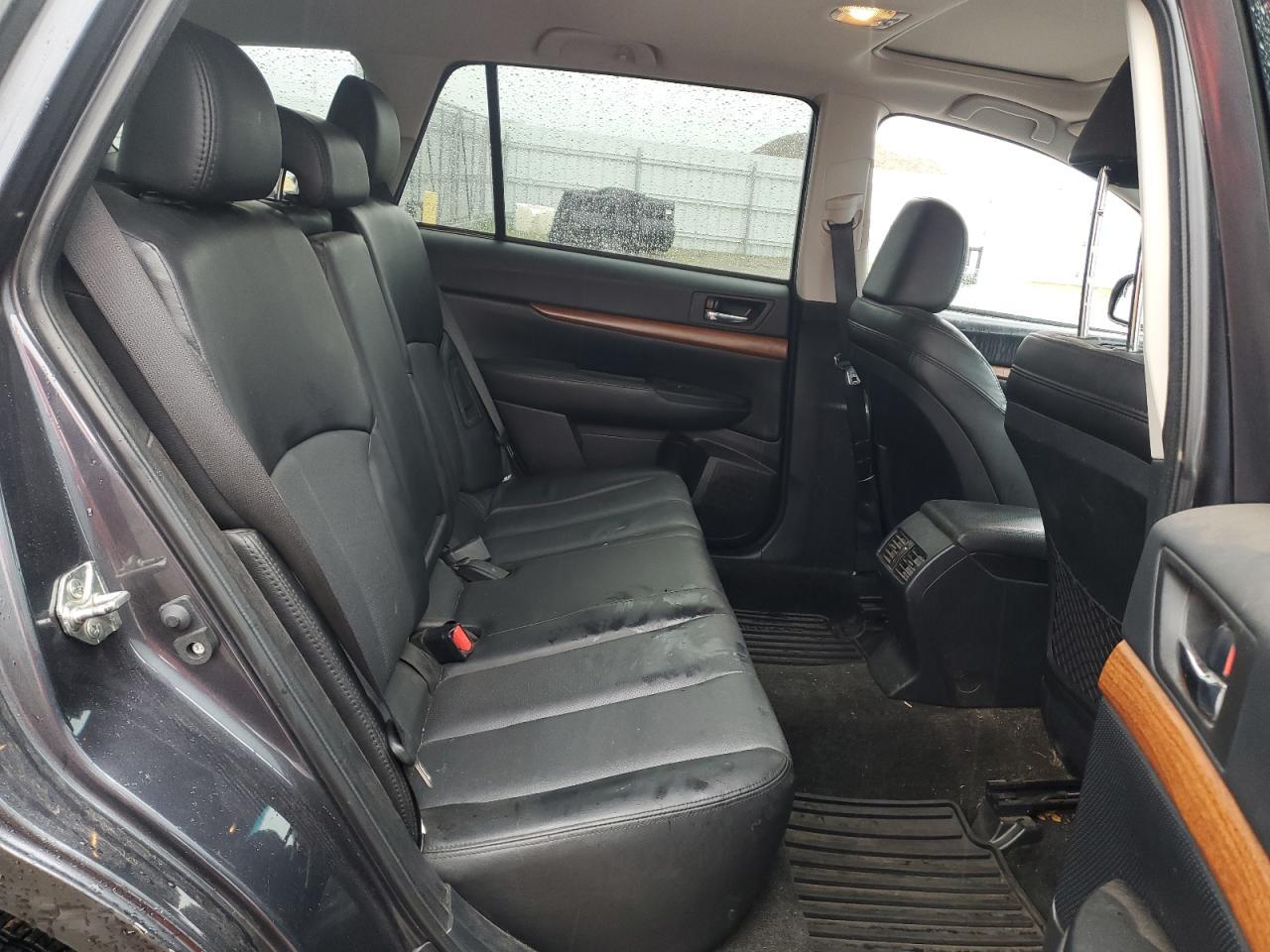 2013 SUBARU Outback
