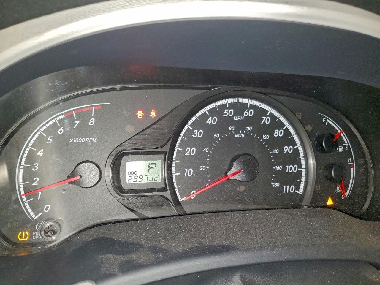 2011 TOYOTA SIENNA