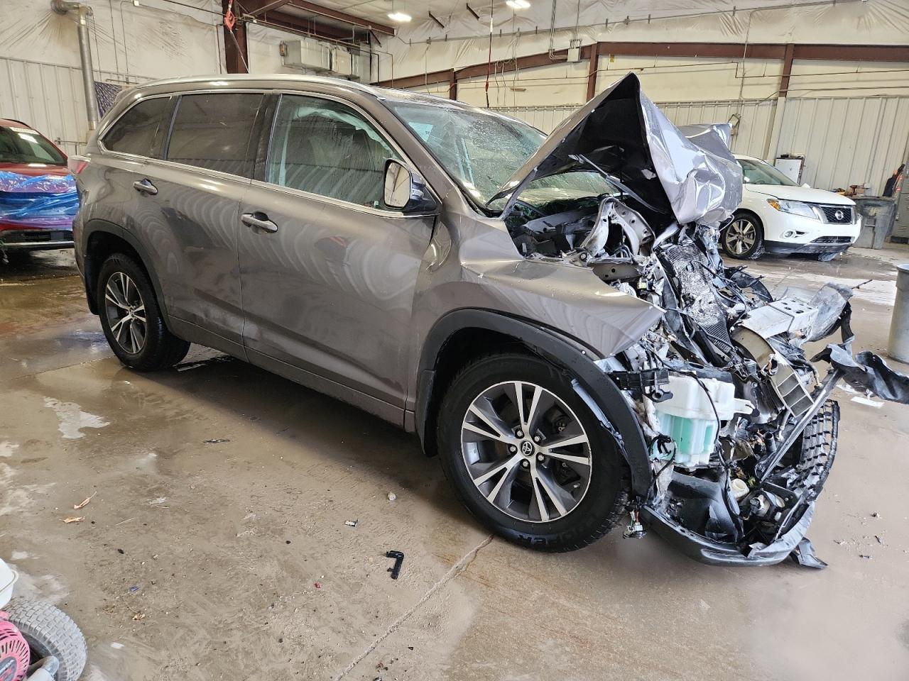 2016 TOYOTA HIGHLANDER