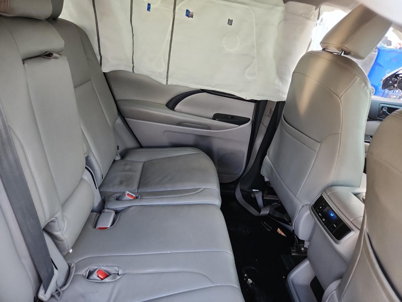 2017 TOYOTA HIGHLANDER