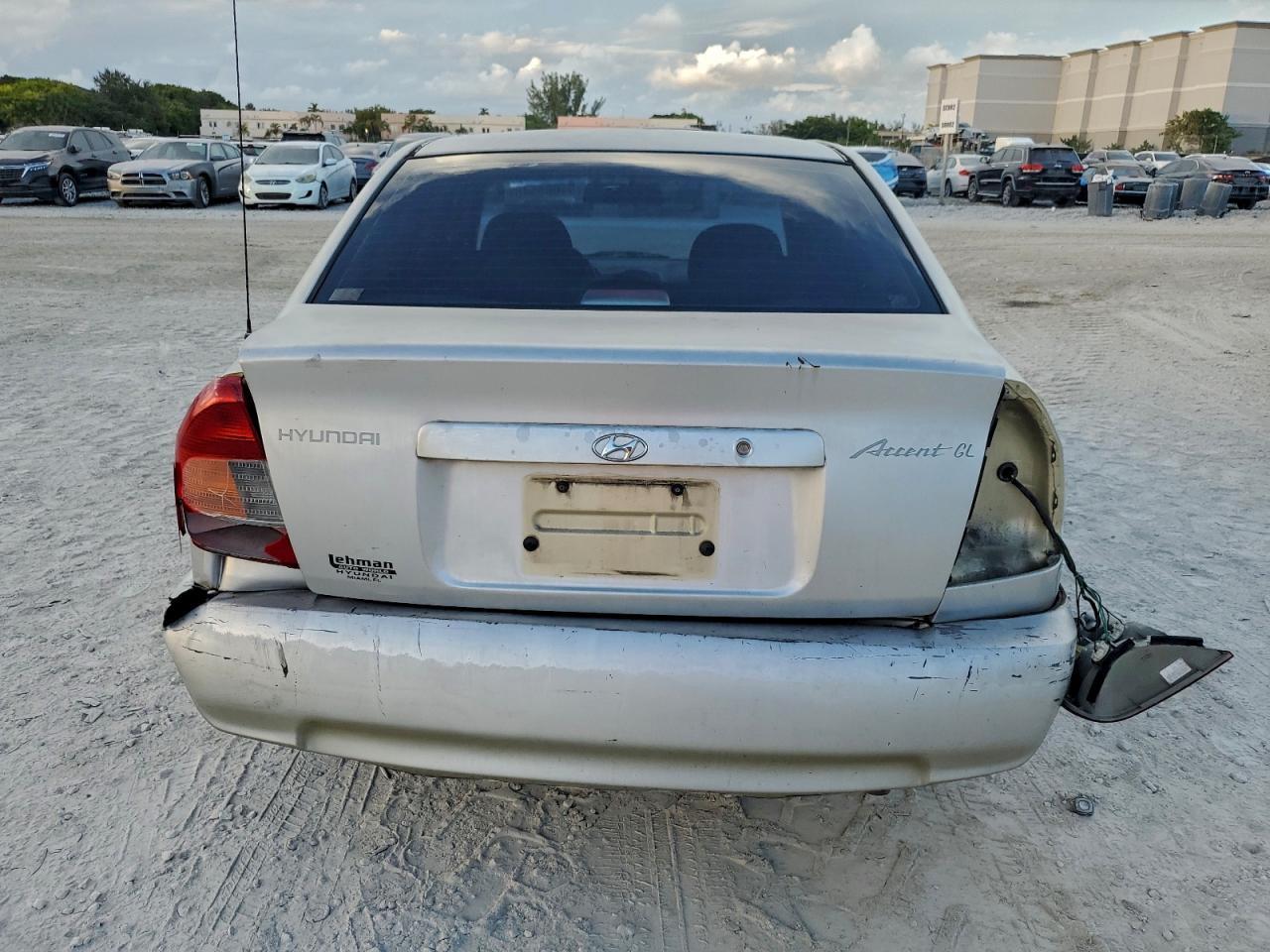 2002 HYUNDAI ACCENT