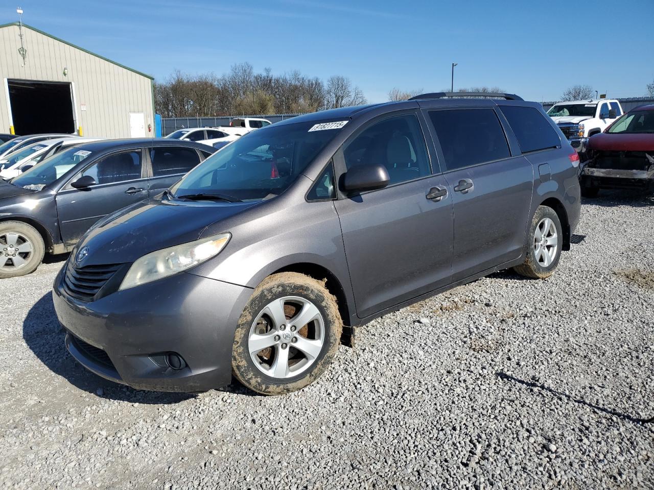2014 TOYOTA SIENNA