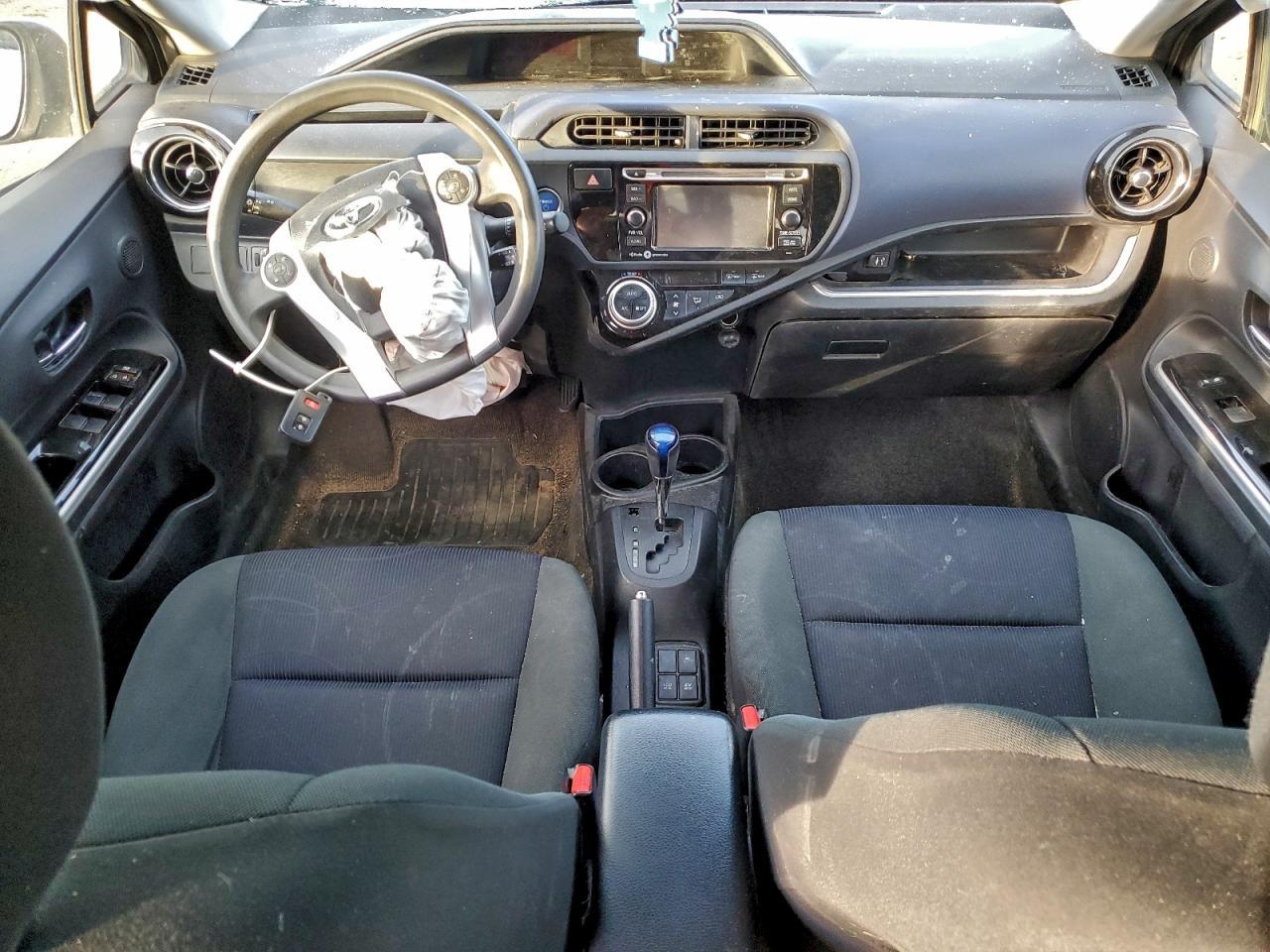 2015 TOYOTA Prius c