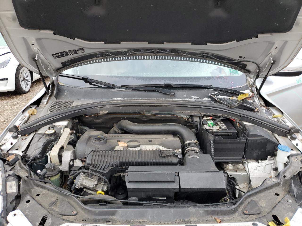 2015 VOLVO XC60